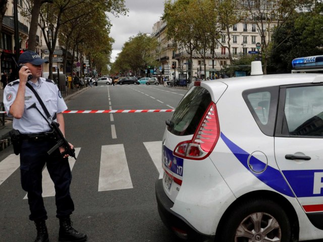 Em Paris, trs pessoas ficam feridas aps serem atacadas a facadas em uma estao de trem