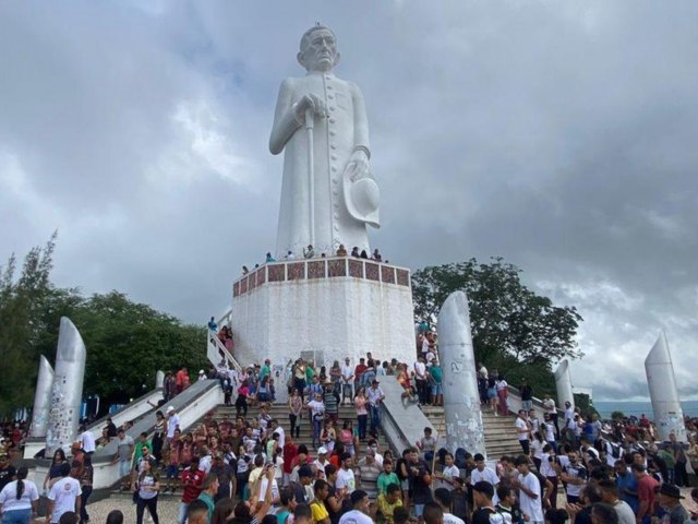 Juazeiro do Norte  uma das cidades com menos estabelecimentos religiosos por habitante no Brasil