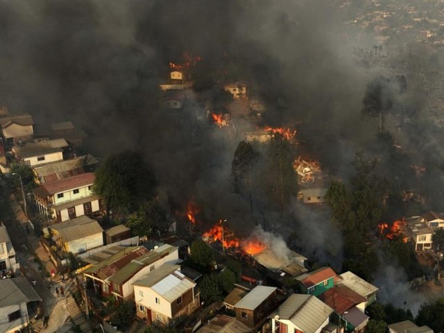 Incndios florestais causam transtorno e mortes no Chile. J so, pelo menos, 51 pessoas mortas