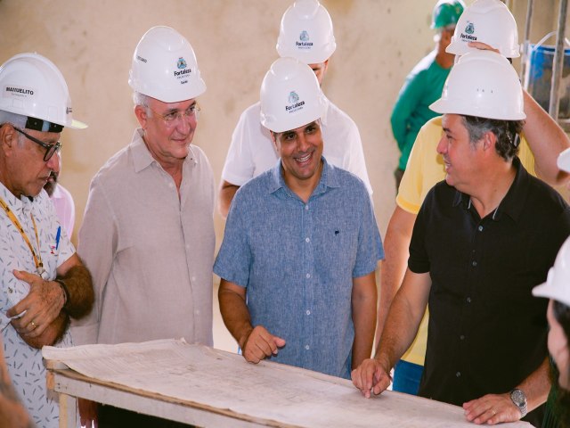 Prefeito em exercicio, Gardel Rolim visita obras do Gonzaguinha da Messejana