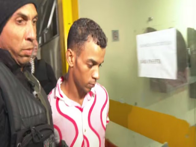 Delegado diz que, sequestrador achou que estava cercado por policiais na rodoviria quando j comprava a passagem.