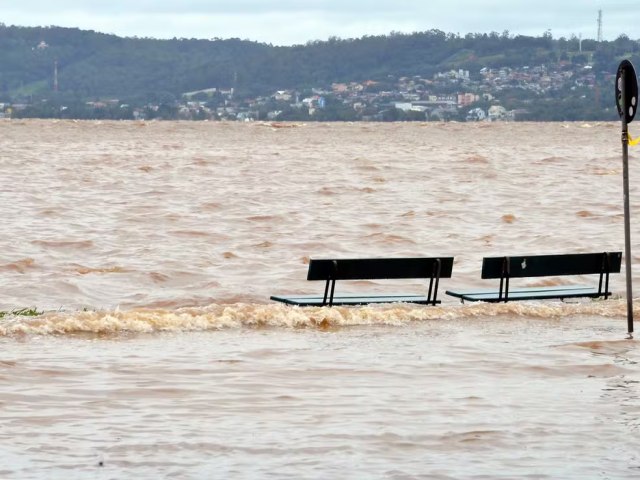 O Ministrio Pblico do Trabalho (MPT) recebeu 69 denncias de obrigatoriedade de comparecimento ao trabalho durante as enchentes no Rio Grande do Sul.