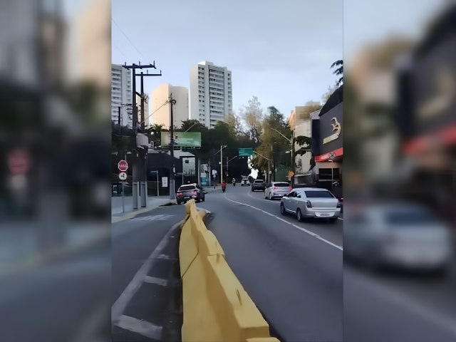 Faixas contnuas na Avenida Antnio Sales esto dificultando as manobras de converso no trnsito