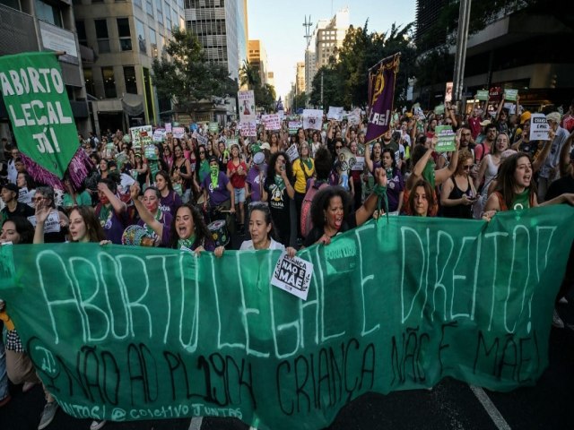 PL do aborto perde fora aps manifestaes nas ruas