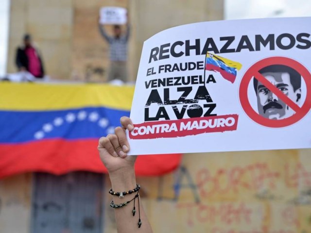 Venezuela enfrenta crise que pode explodir o pas e iniciar uma guerra civil, diz Nicolz Maduro