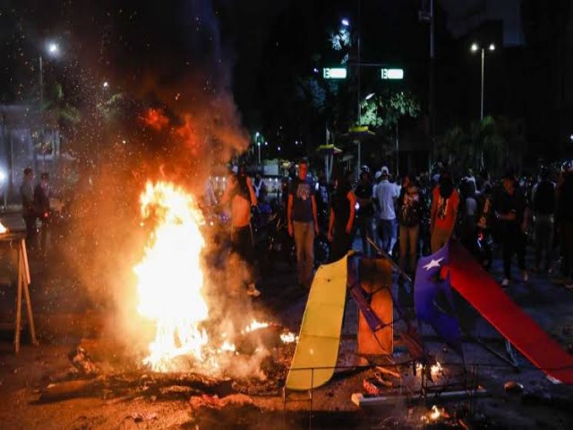 Oposio e governo convoca manifestaes