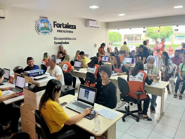 Florista, Gerente de Loja, Atendente de Lanchonete e Mais: Confira as 1,6 Mil Vagas de Emprego Disponveis