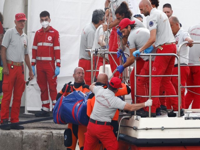 Autpsia indica que quatro vtimas de naufrgio de iate de bilionrio morreram sufocadas em 'bolha de ar'