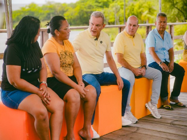 Em roda de conversa no Mondubim, Sarto destaca exemplo de Fortaleza, lder em vacinao contra a covid-19