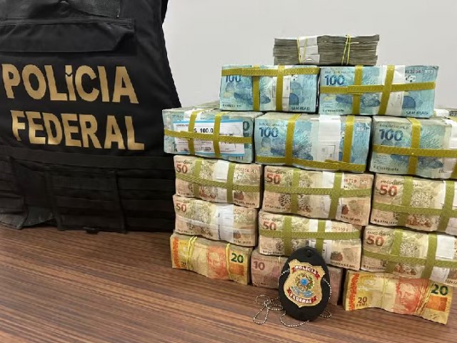 Homem  preso pela PF com R$ 1,5 milho em dinheiro e material de campanha em shopping em Teresina