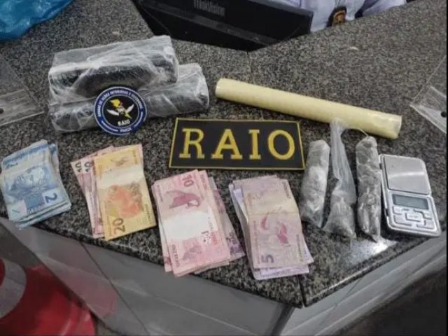 Polcia Militar apreende mais de 1 kg de maconha no Carlito Pamplona