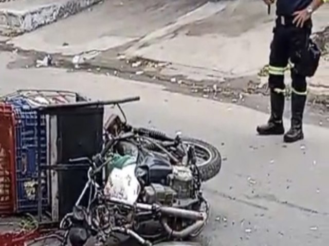 Um jovem faleceu aps colidir contra uma rvore em uma rua pblica de Fortaleza.