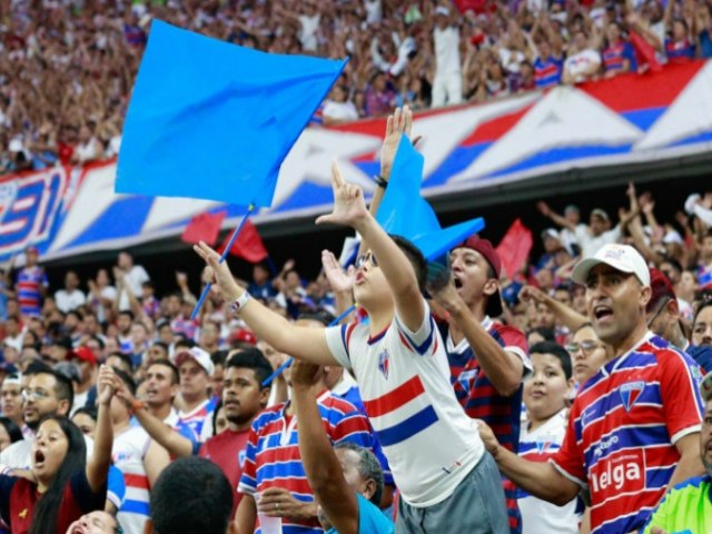 Conmebol impe multa ao Fortaleza pelo uso de bandeirinhas durante a festa da torcida.