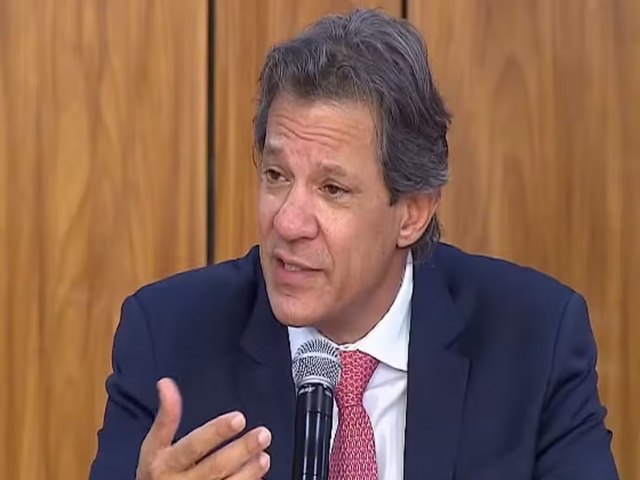 Haddad Considera Nova Reviso no Crescimento do PIB e Adia Reforma do Imposto de Renda para 2025