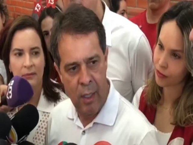 Evandro Leito critica adversrio por disseminar dio e refora compromisso com educao em Fortaleza.