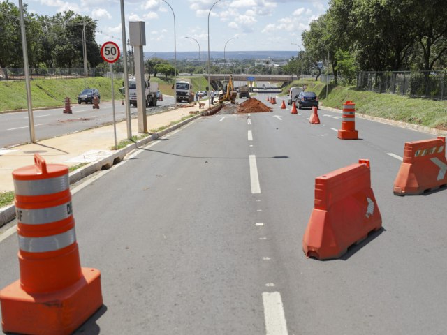 Viaduto do Sudoeste recebe obras para recuperao do asfalto
