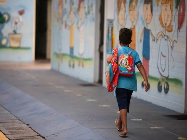 Volta s aulas: pais querem repelente e vacina para dengue nas escolas