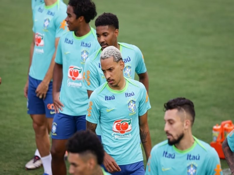 Com Matheus Pereira, Seleo treina no Bezerro antes de jogo no DF