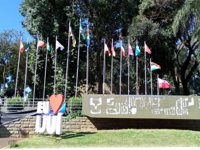 Secretaria de Cultura realiza troca de bandeiras em Iju