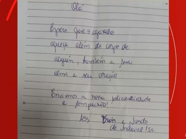 'Espero que o agasalho aquea tambm a sua alma e seu corao': bilhete  encontrado em meio a doaes no RS