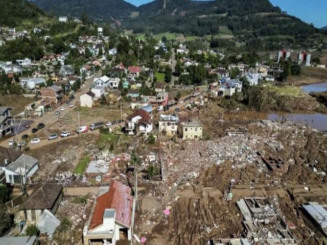 Vamos embora: cidade de Roca Sales no suporta mais enchentes