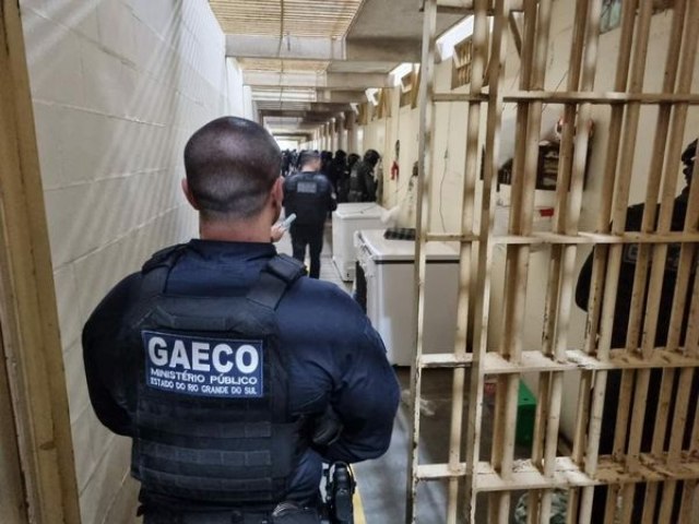 Operao Cadeado: GAECO/MPRS faz buscas na penitenciria modulada estadual de Iju 