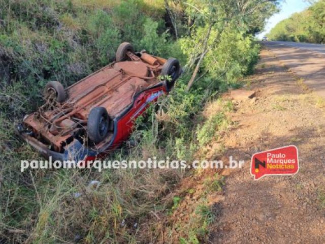 Homem fica ferido aps capotar veculo na BR 472 em So Jos do Inhacor