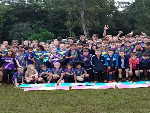 Tiradentes do Sul: Alunos do Projeto Futebol para Todos participaram da segunda rodada da Taa Sicredi em Alegria