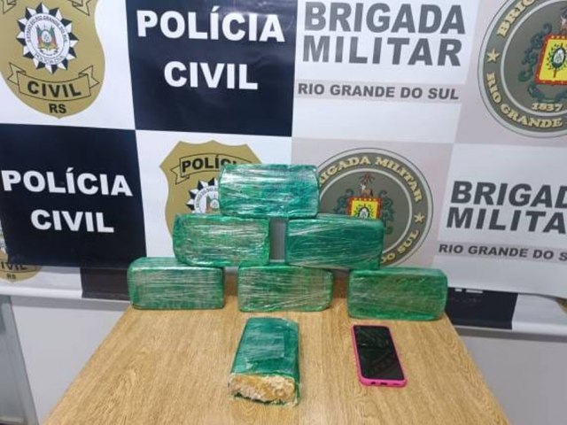 Jovem de 19 anos  presa com 7kg de crack em operao da Polcia Civil e Brigada Militar