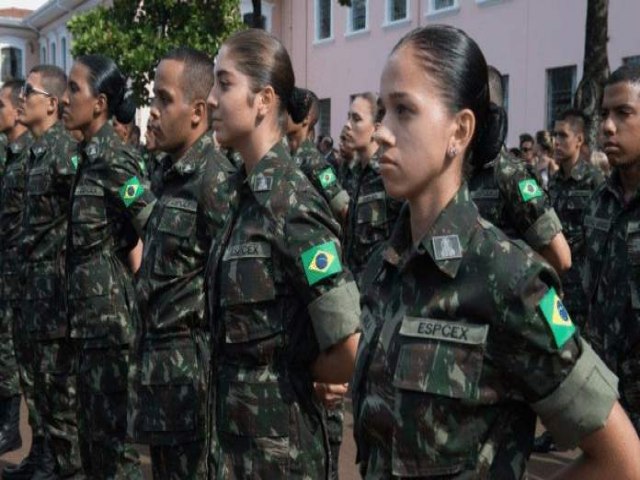 Alistamento militar feminino inicia em 2025