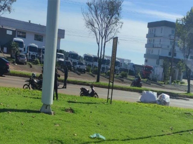 Motociclista fica ferido