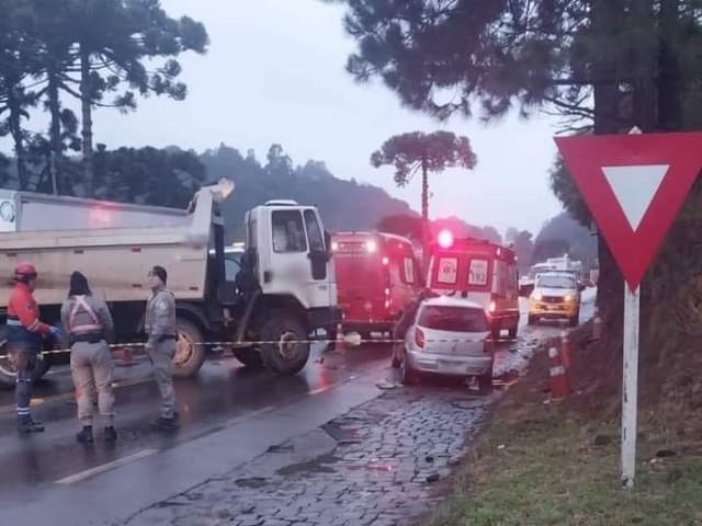 Coliso deixa pessoa morta e outra ferida