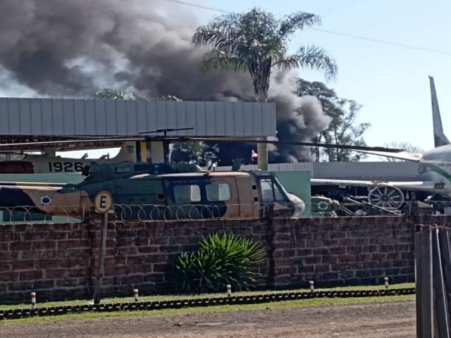 Incndio destri depsito do Museu Militar Brasileiro, em Panambi