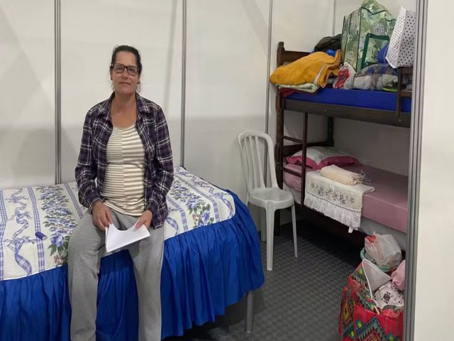 'O que me restaram foram oito sacolas': moradora relata vida fora de casa trs meses aps enchente no RS