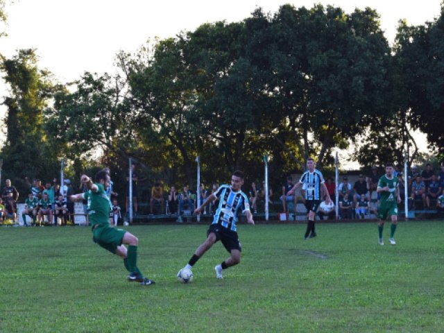 Times decidem retomar a Copa Crissiumal s quando o Estdio Rubro-Negro Hinterholz oferecer condies de jogo