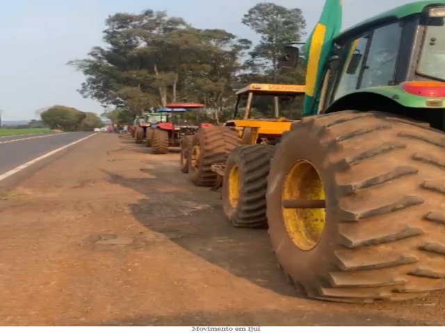 Movimento do SOS Agro nesta sexta-feira teve tratorao em Iju e adeso do comrcio na regio