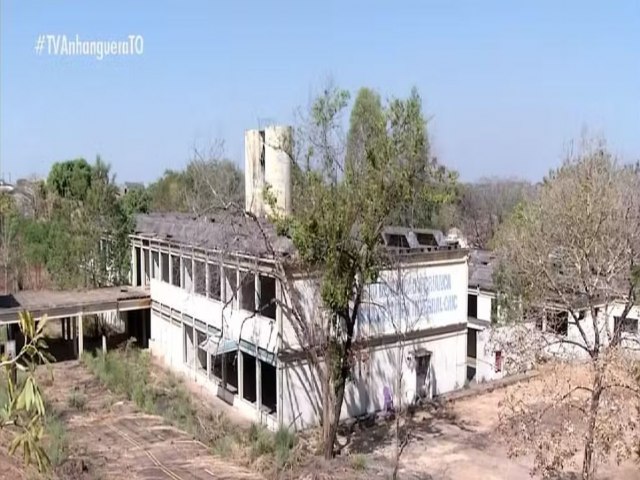 Idosa  encontrada morta em escola abandonada