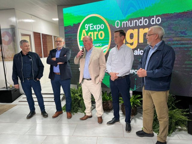 Lideranas e parceiros prestigiam o pr-lanamento da ExpoAgro Cotricampo 2025, durante a Expointer