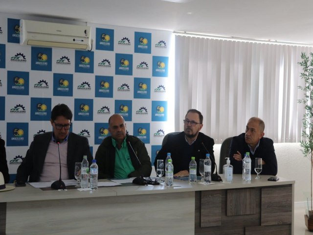 Aconteceu reunio do movimento pro ponte Binacional, ligando Tiradentes do Sul e El Soberbio, Argentina.