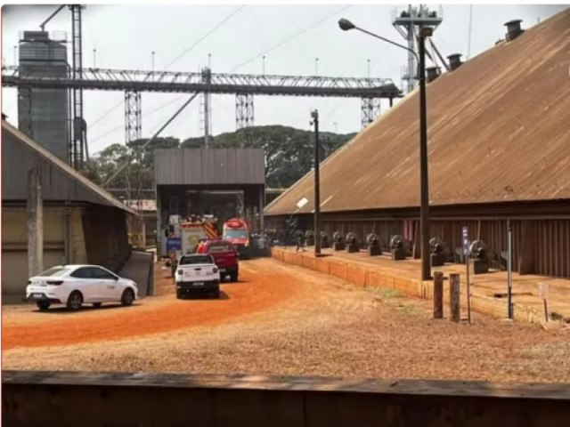 Trabalhador  resgatado aps ficar 8 horas soterrado em silo de gros de soja