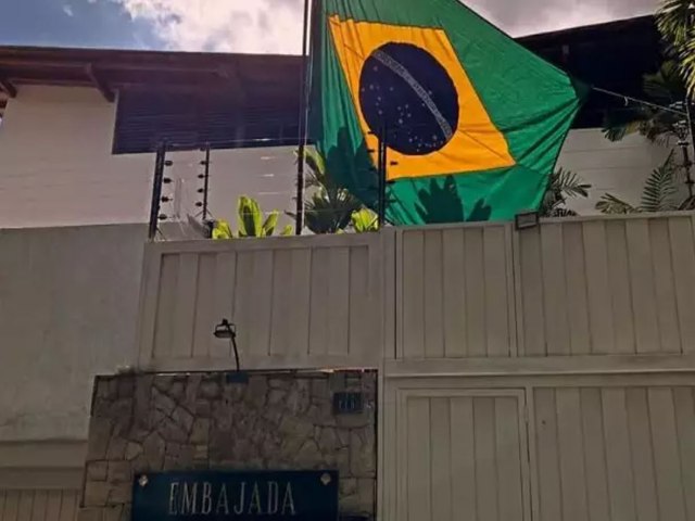 Foras venezuelanas fazem cerco na embaixada argentina em Caracas, que est sob proteo do Brasil