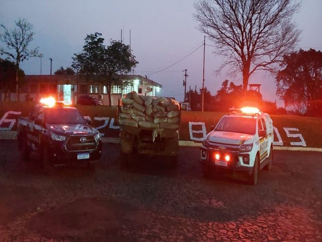 Brigada Militar realiza apreenso de soja em Tiradentes do Sul