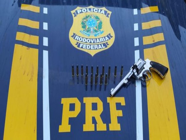 PRF prende argentino armado na BR-386