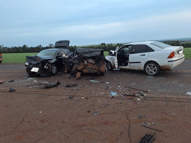 Coliso envolve trs veculos na BR-468 em Coronel Bicaco na manh deste domingo (15)