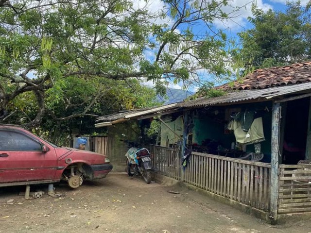 Mulher mantida em cativeiro pelo tio por quase 10 anos  resgatada