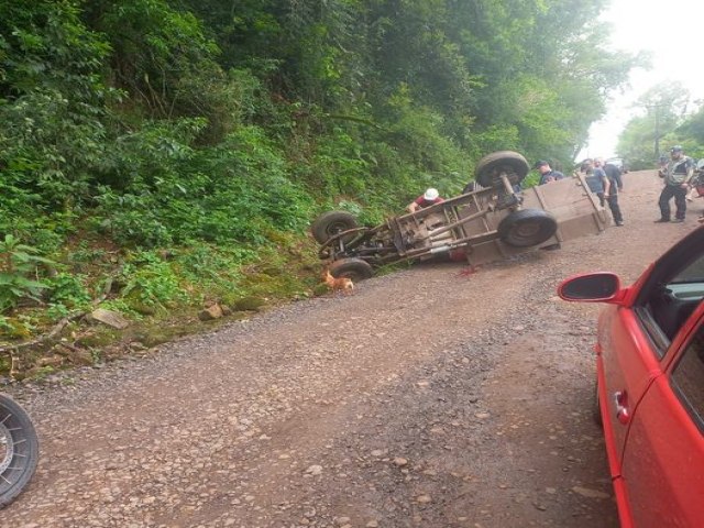 Homem morre em acidente com carretinha