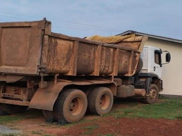 Trabalhador morre atropelado pelo prprio caminho