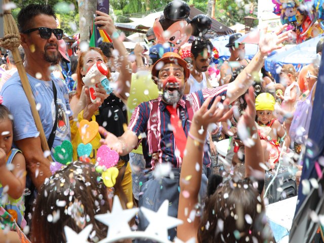 TURISMO - Brasil recebeu 300 mil turistas estrangeiros no Carnaval