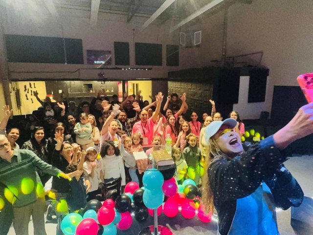 GOSPEL - Cristina Mel realiza temporada de ministra��es nos Estados Unidos