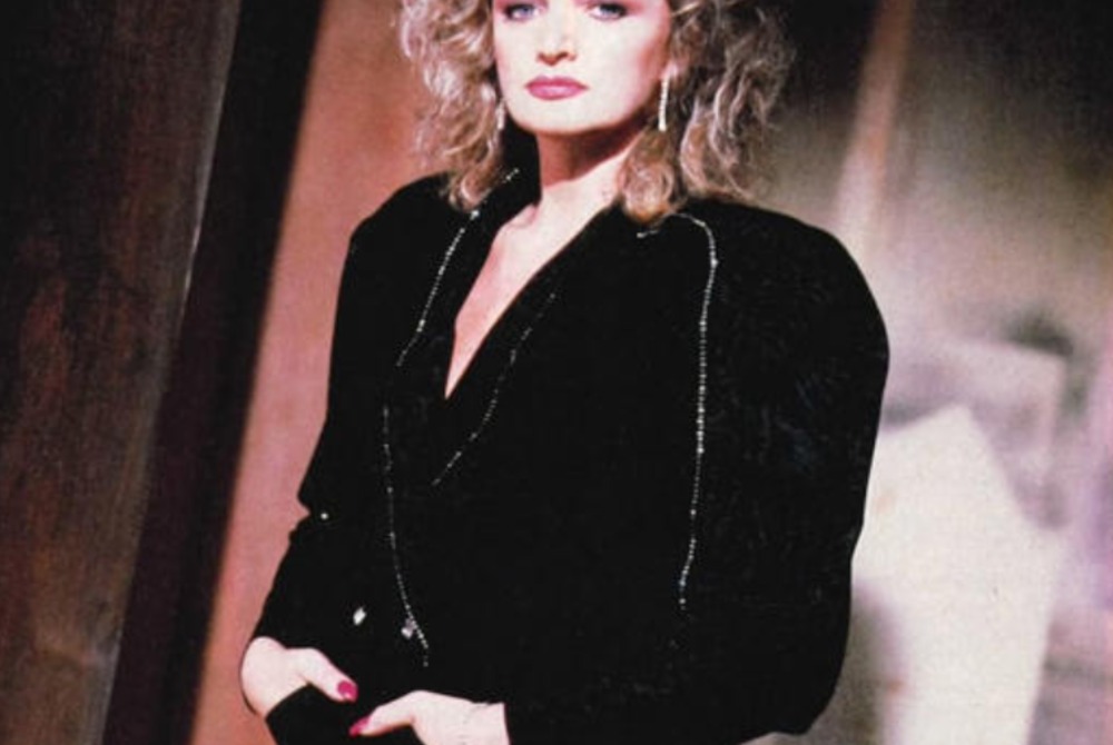 Bonnie Tyler, cantora brit�nica colocada em coma induzido ap�s cirurgia de emerg�ncia